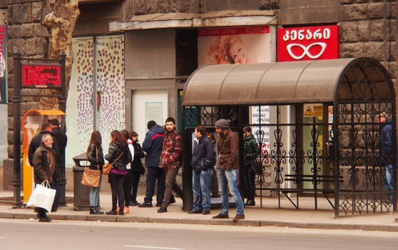 Gürdoğan, yaptığı yazılı açıklamada, Gürcistan'da 1 Eylül 2014'te yürürlüğe giren vize yasası uyarınca Türk vatandaşları dahil, yabancıların Gürcistan'da vizesiz kalış süresinin 180 gün içinde 90 günle sınırlandırıldığını belirtti.