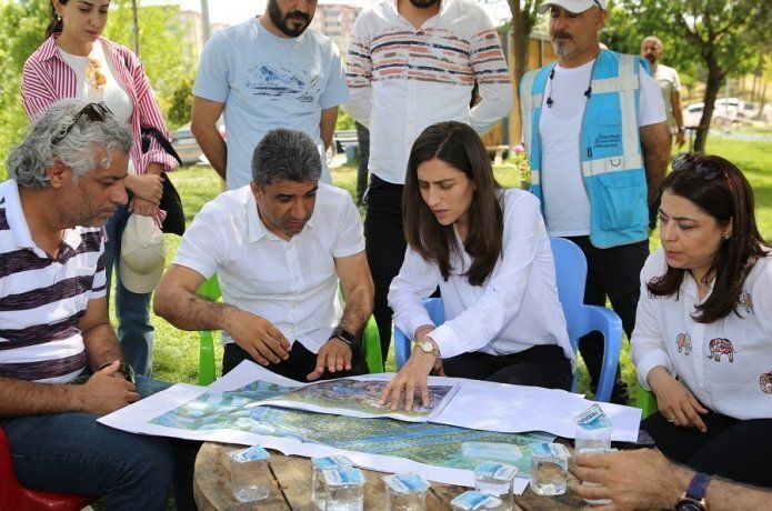 Eş Başkan Sönük Belediye projelerini yerinde inceledi