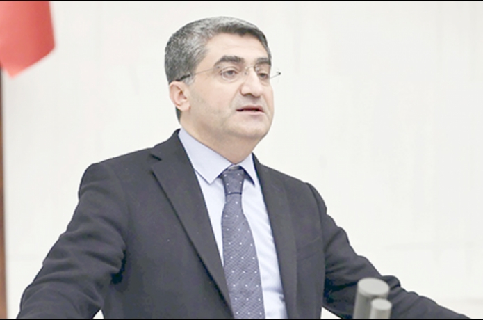 Ekmen “bu bir son değil, yepyeni bir başlangıç”