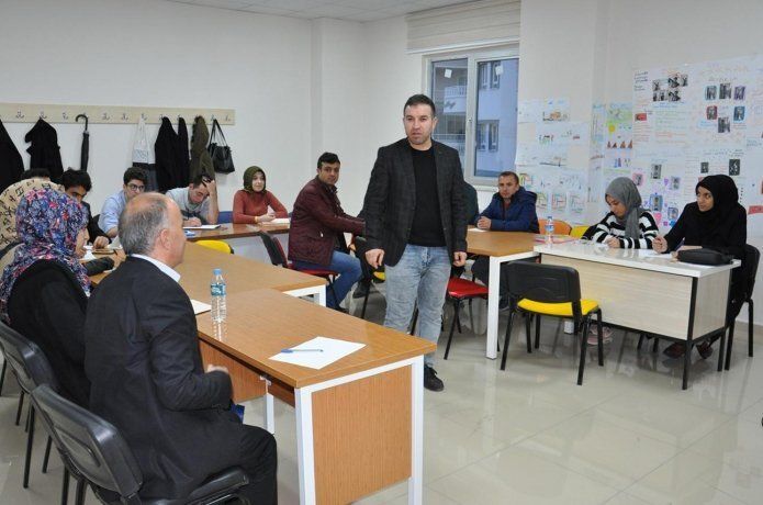 Şair ve yazar adayları yetiştiriliyor