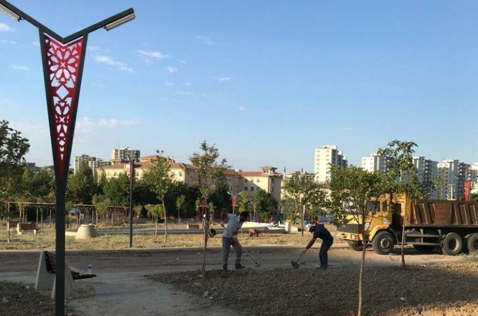Peyzaj çalışmaları kaldığı yerden devam