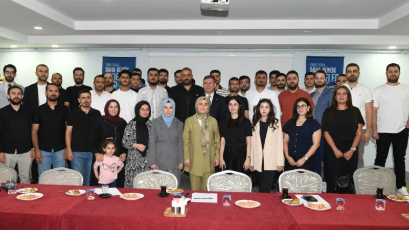 BATSO BAŞKANI DEMİR, GENÇLERLE BULUŞTU